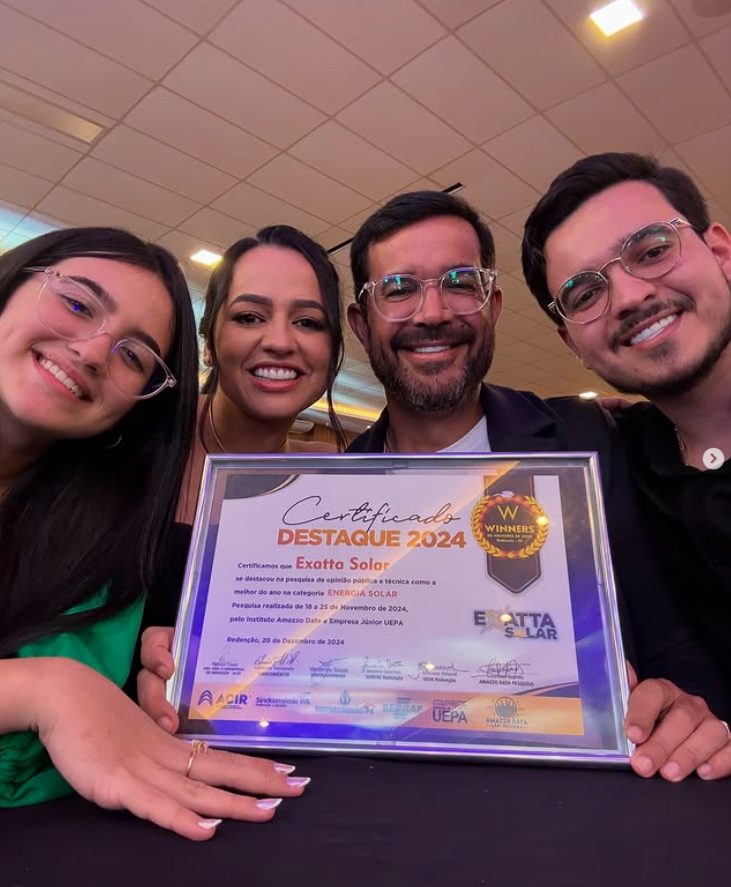 Equipe Exatta Solar premiada como Destaque 2024